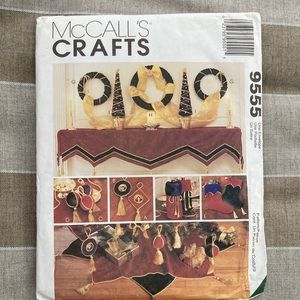 McCall’s crafts, pattern #9555, Christmas decorating, 19 pieces included.